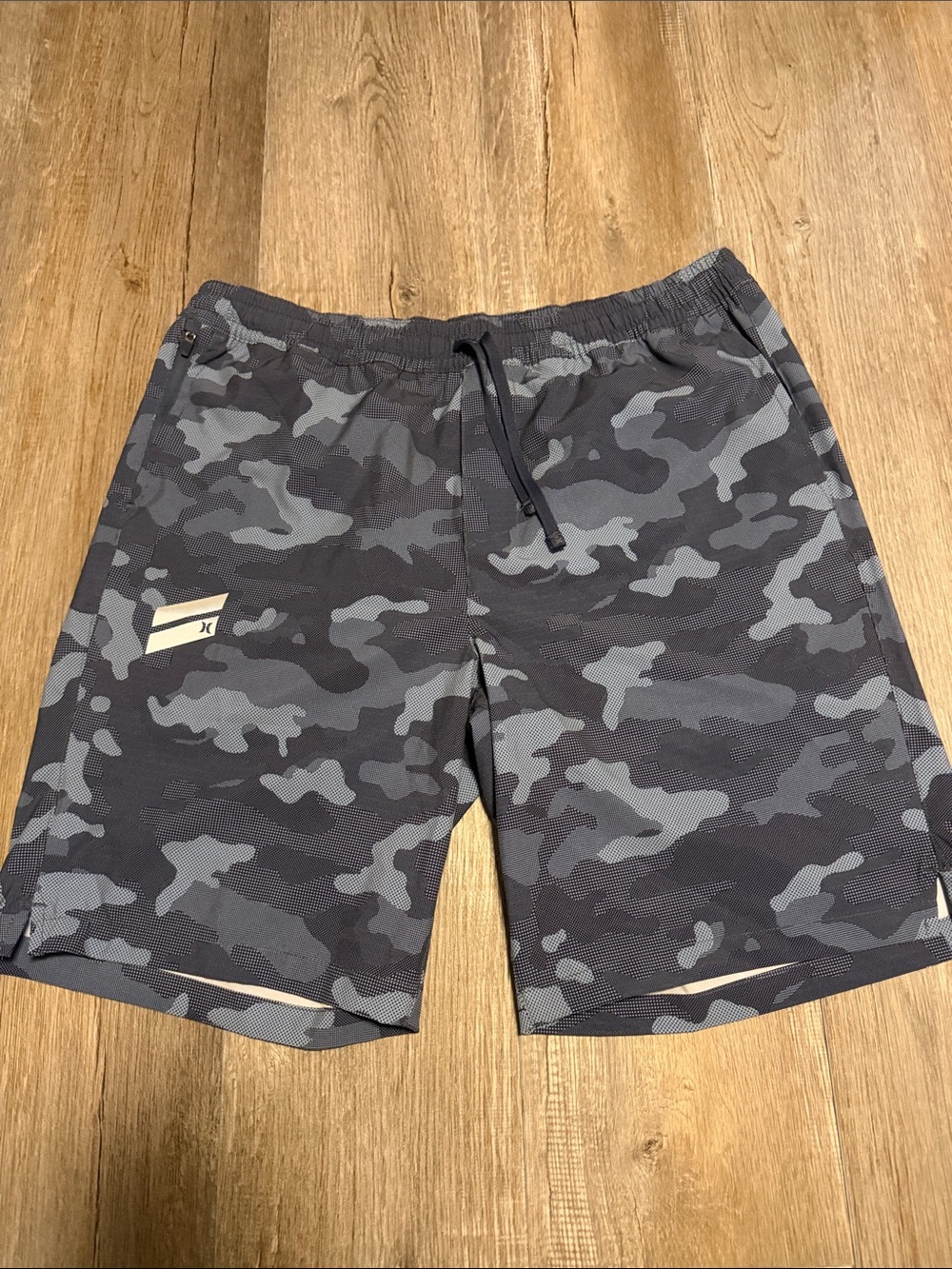 Hurley Men's Gray Camo Athletic Shorts